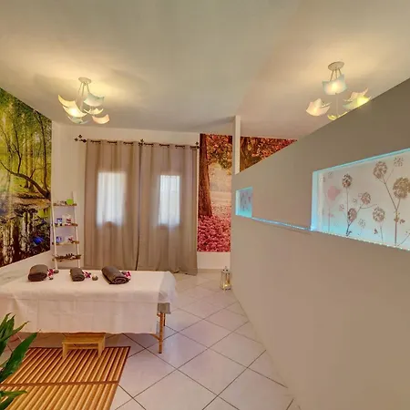 The Fantastic Resid Badus T6sv 2bedapt Sleeps 6 * Badesi