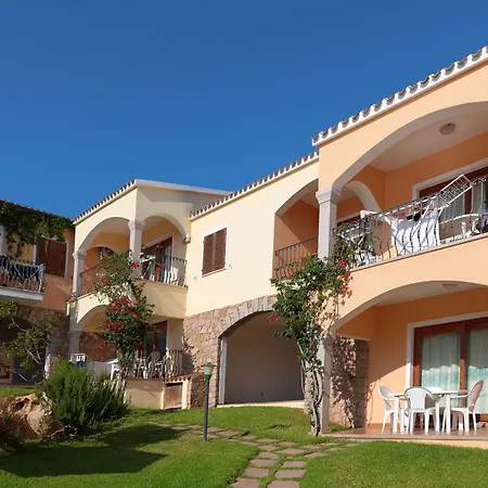 The Fantastic Resid Badus T6sv 2bedapt Sleeps 6 Apartment Badesi